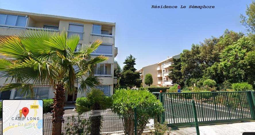 Apartment B Front De *